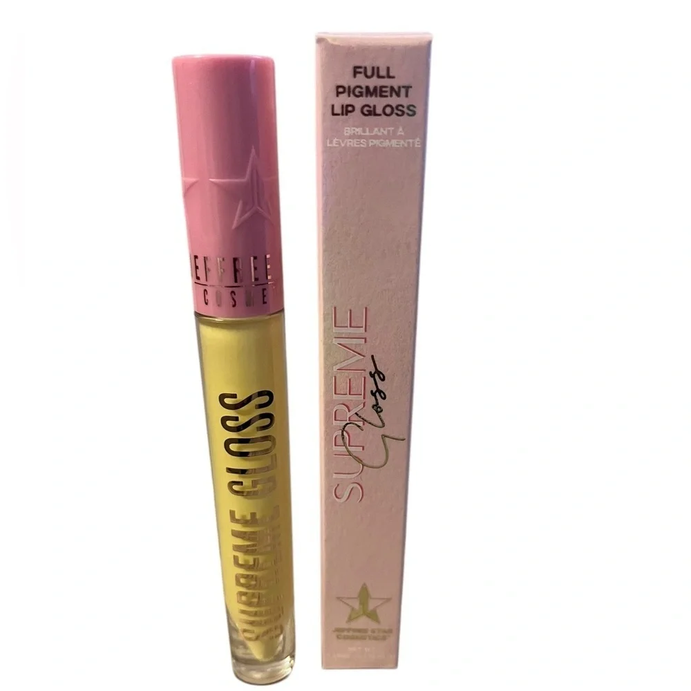 Jeffree Star sexy hugs